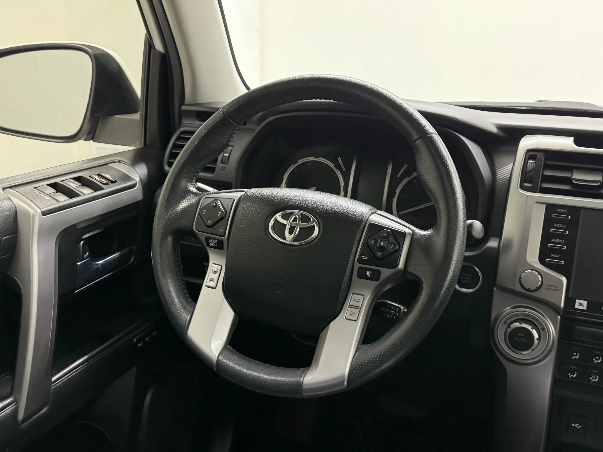 Used 2020 Toyota 4Runner Limited RWD image 74