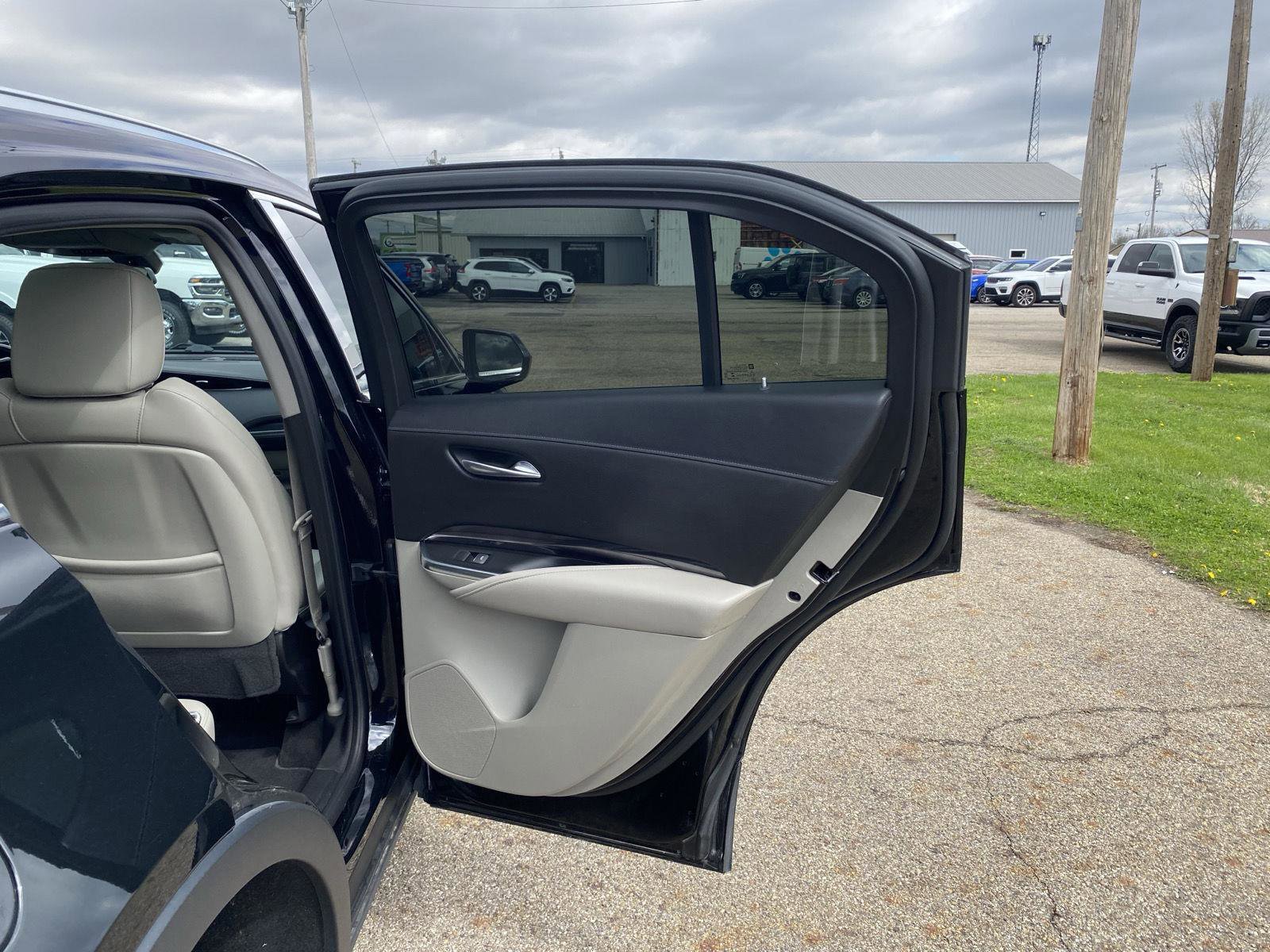 Used 2019 Cadillac XT4 Luxury w/ Cold Weather Package image 33