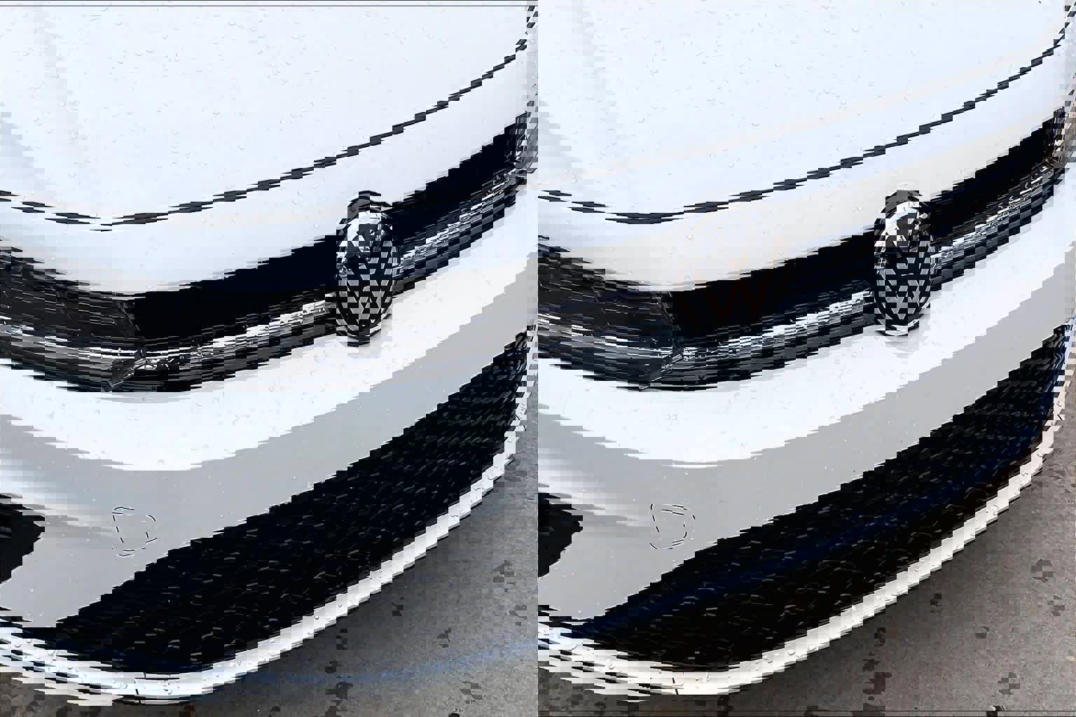 Used 2025 Volkswagen Jetta SE image 28