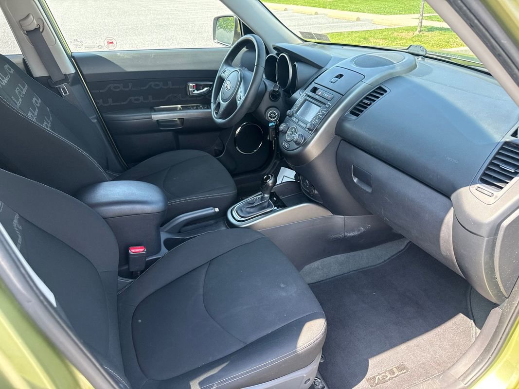 Used 2012 Kia Soul + w/ Audio Pkg image 14