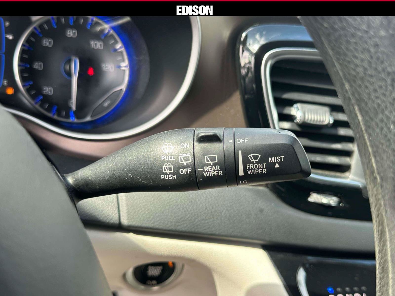 Used 2019 Chrysler Pacifica LX FWD image 22