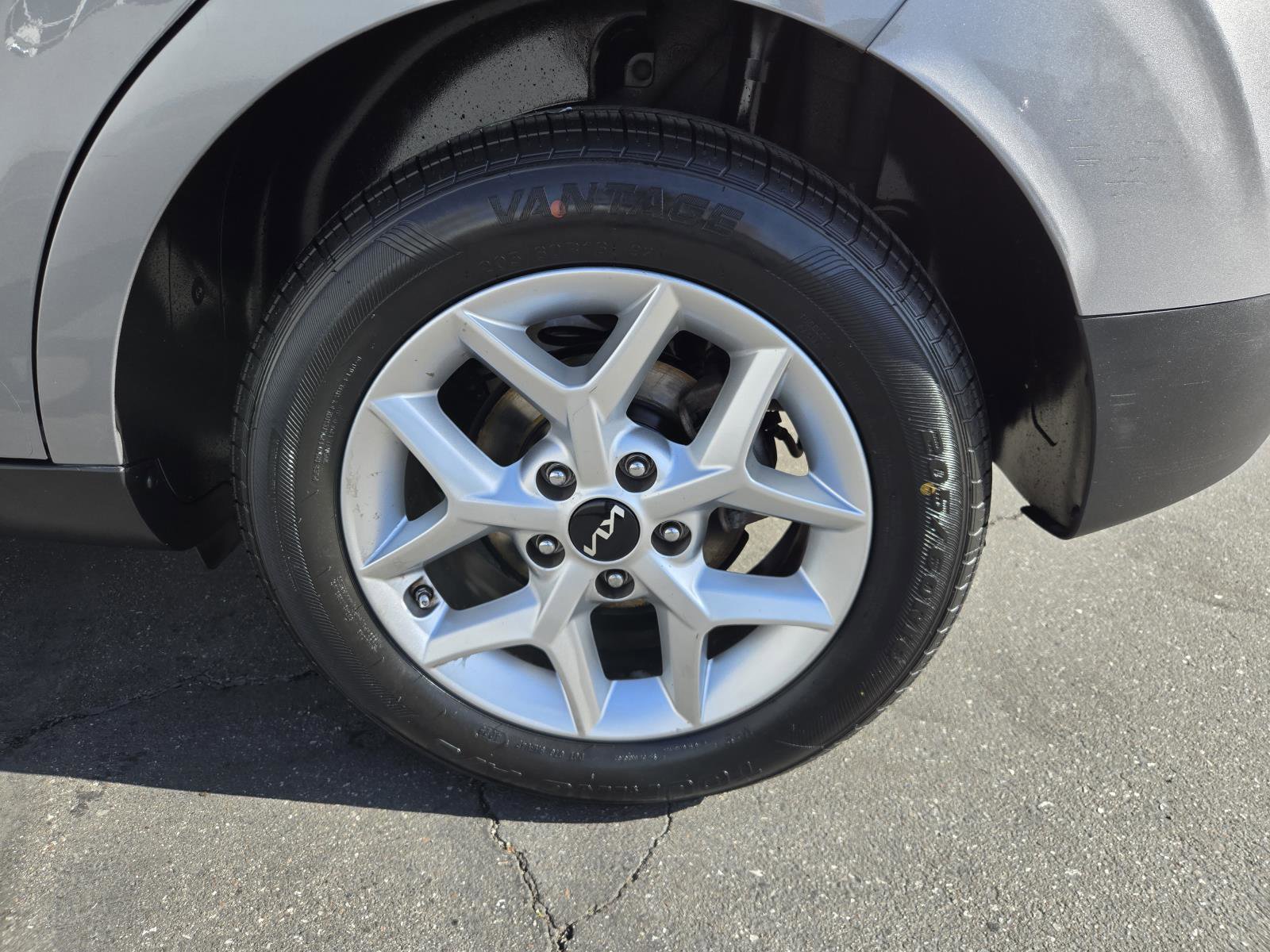 Used 2022 Kia Soul LX w/ Technology Package image 32