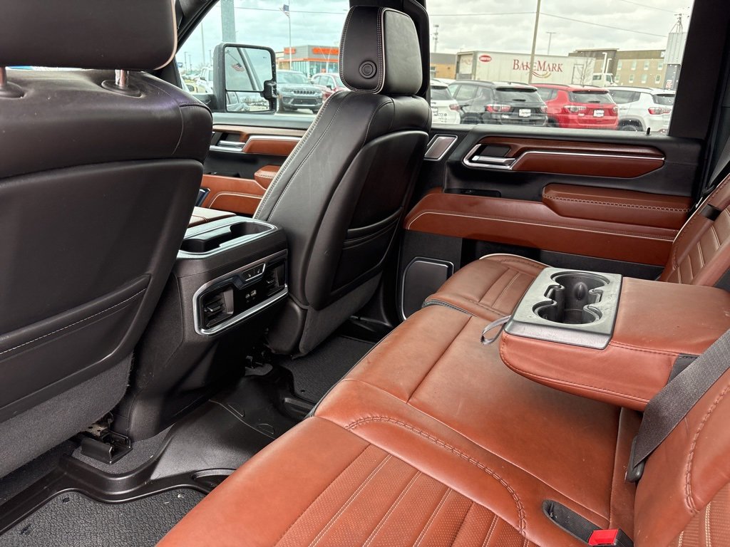 Used 2024 GMC Sierra 3500 Denali Ultimate image 36