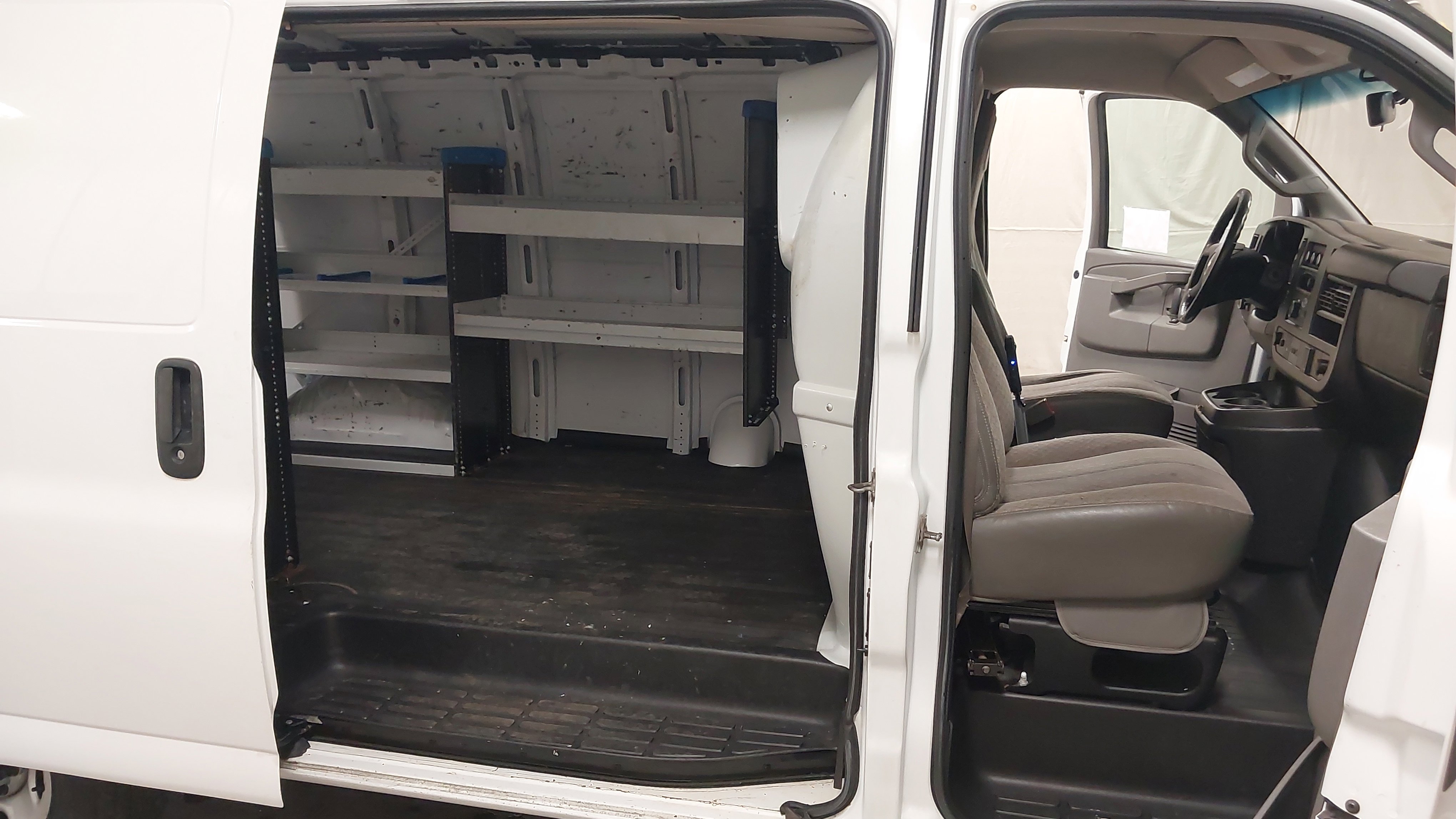 Used 2020 Chevrolet Express 2500 w/ Driver Convenience Package image 35