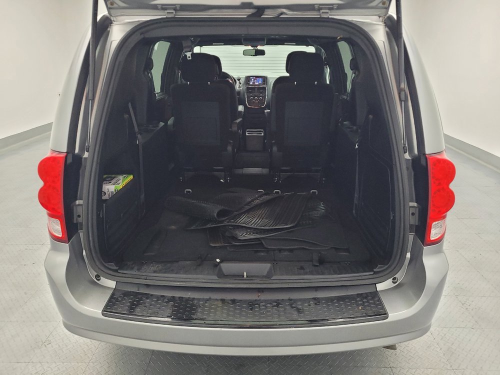 Used 2016 Dodge Grand Caravan SE FWD image 29