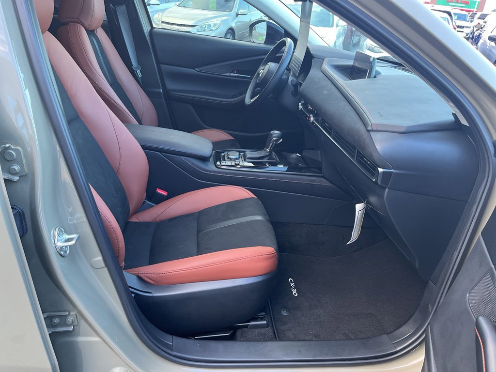 Certified 2025 MAZDA CX-30 Carbon image 31
