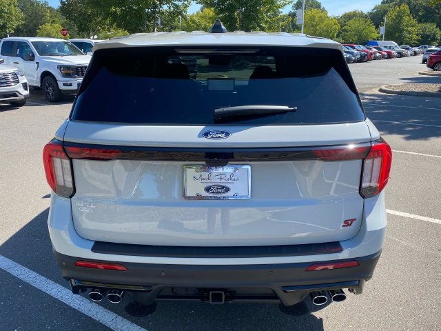 Used 2027 Ford Explorer ST w/ Sun And Sound Package AWD/4WD image 29