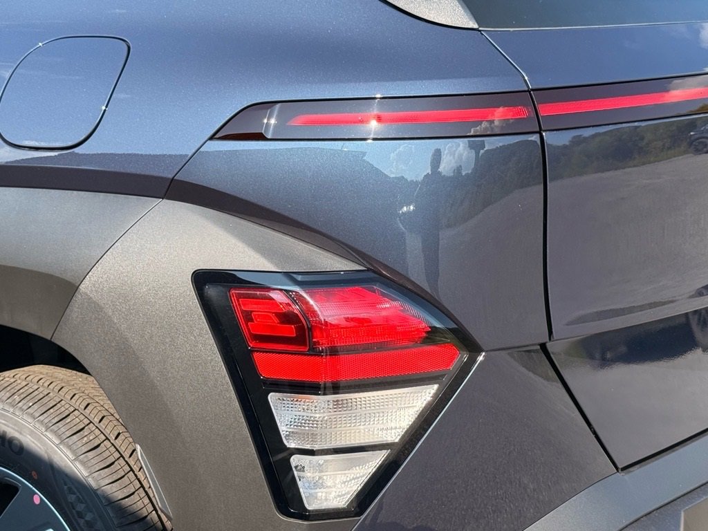 New 2026 Hyundai Kona SE image 11
