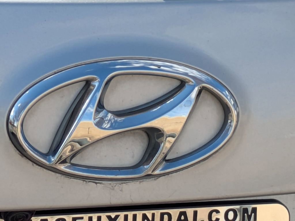 Used 2017 Hyundai Santa Fe Sport w/ 2.0T Ultimate Tech Package 05 image 8