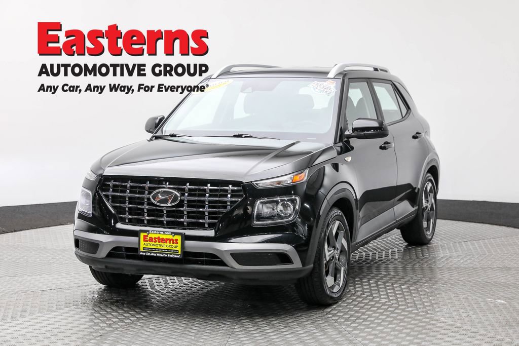 Used 2022 Hyundai Venue SEL image 1