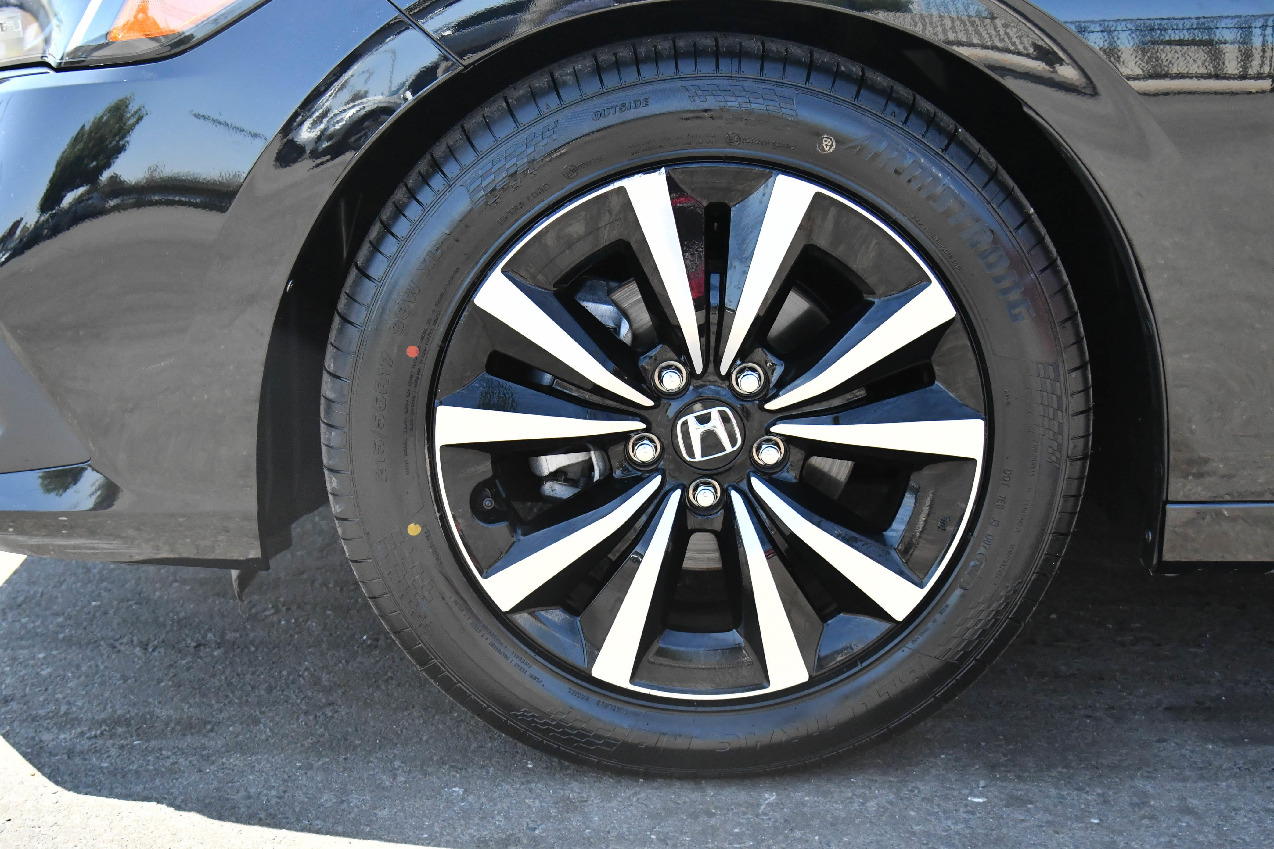 Used 2024 Honda Civic EX-L image 12