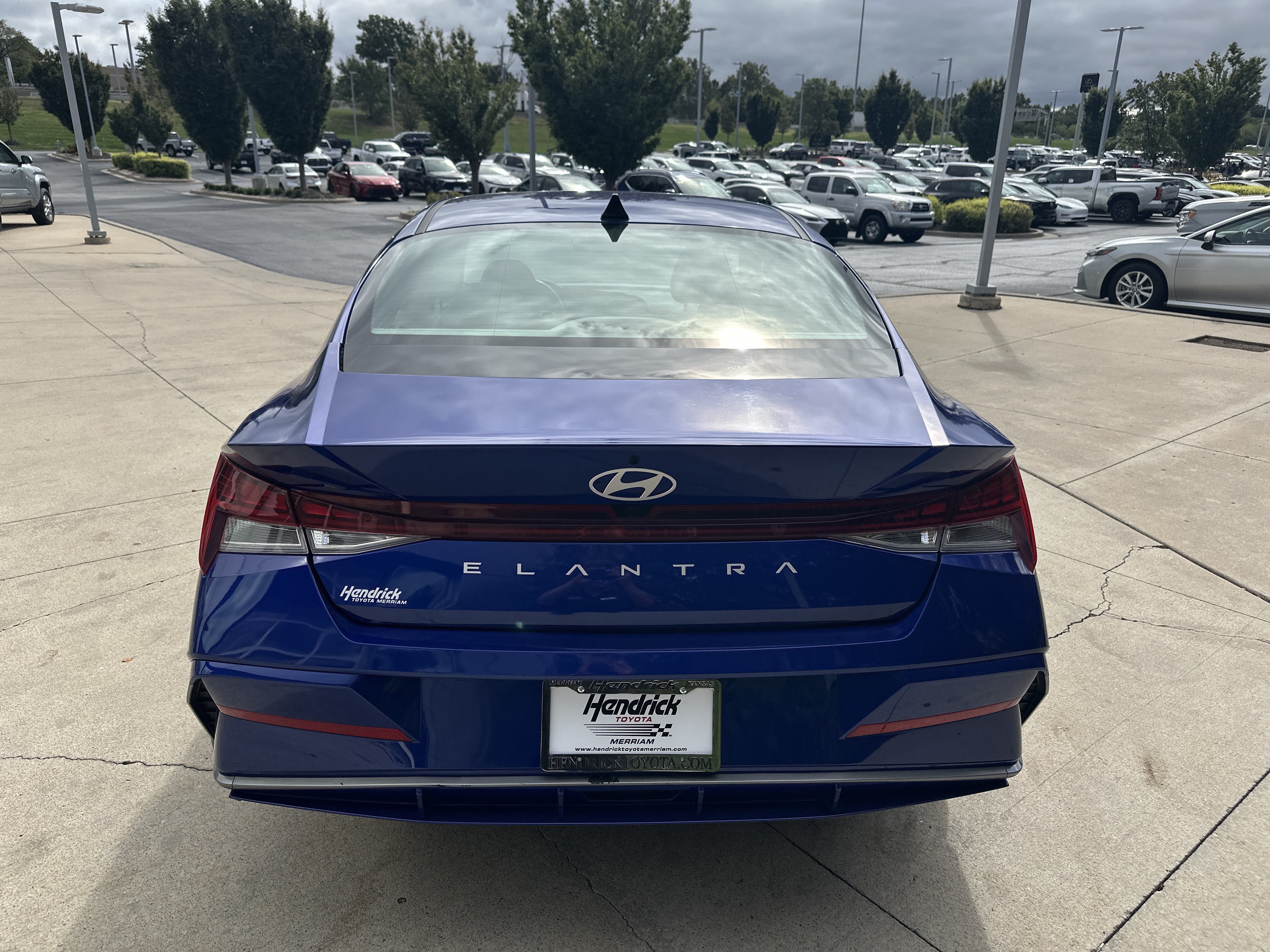 Used 2025 Hyundai Elantra SEL FWD image 8