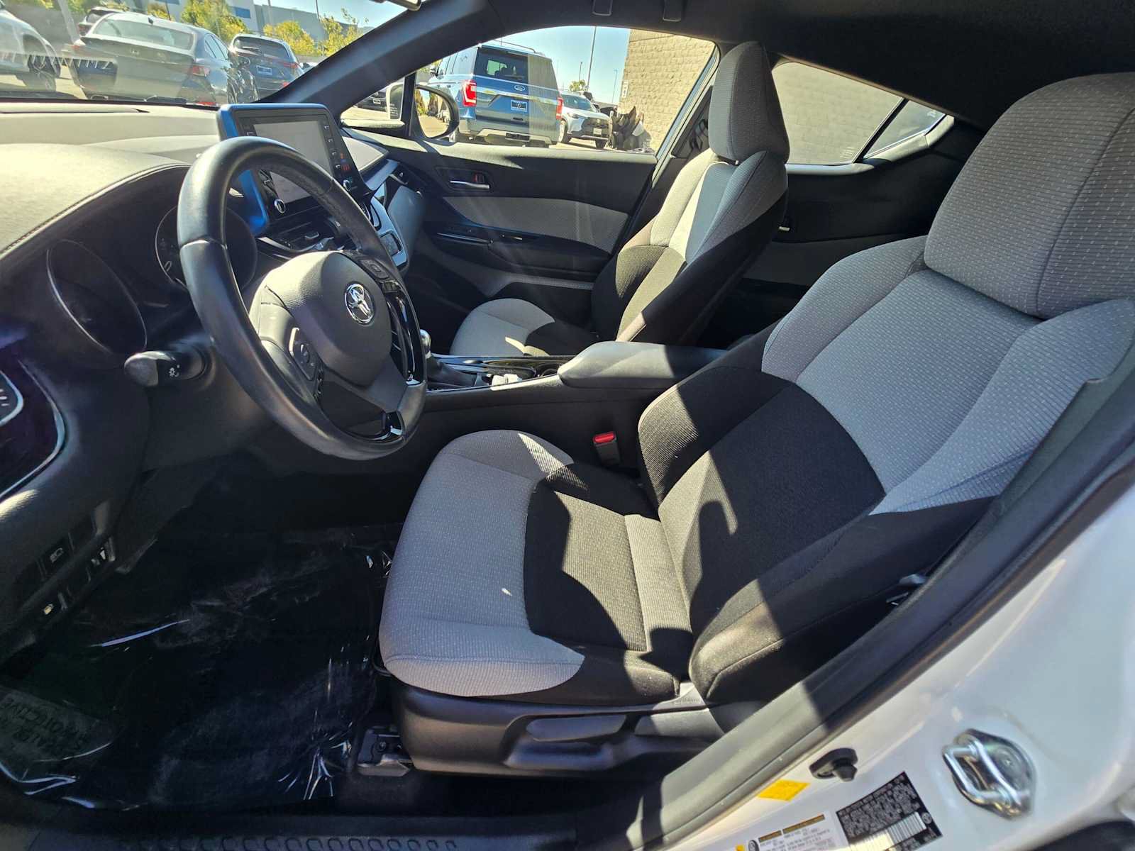 Used 2019 Toyota C-HR XLE FWD image 21