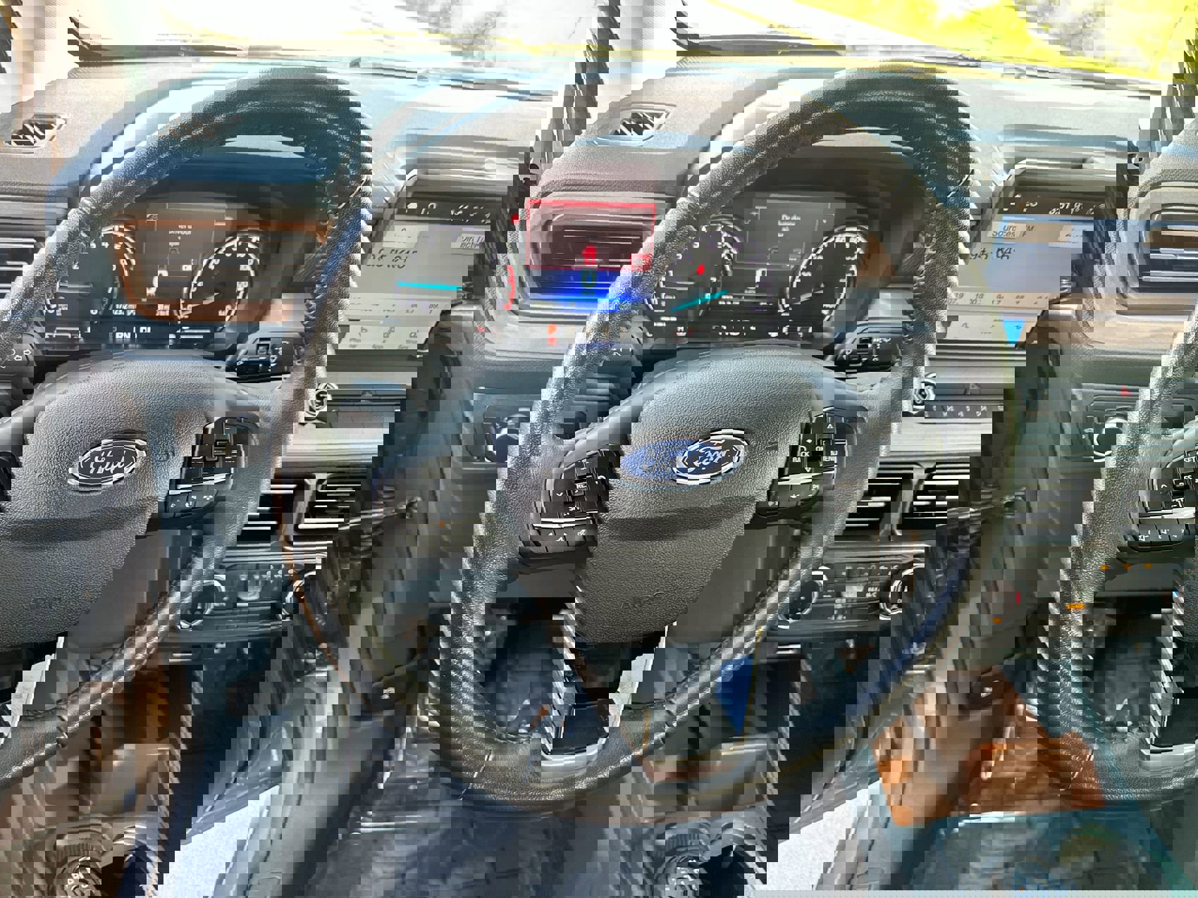 Used 2022 Ford Maverick Lariat image 14