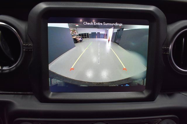 Used 2022 Jeep Wrangler Unlimited Sahara w/ Cold Weather Group image 27