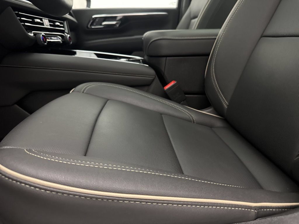 Used 2025 Chevrolet Tahoe Premier AWD/4WD image 38