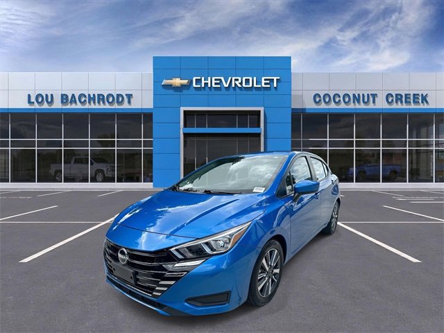 Used 2023 Nissan Versa SV image 4