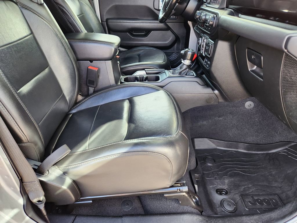 Used 2020 Jeep Wrangler Unlimited Sahara image 10