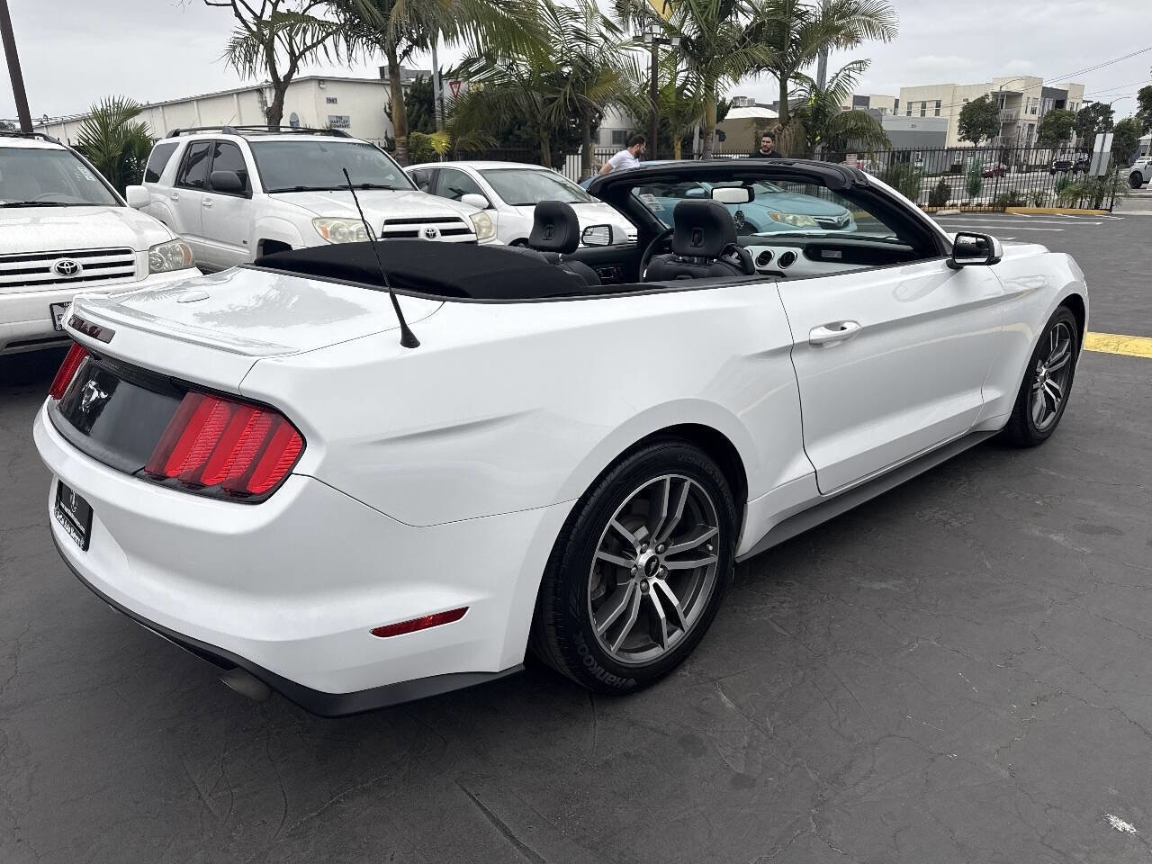 Used 2016 Ford Mustang Premium image 6