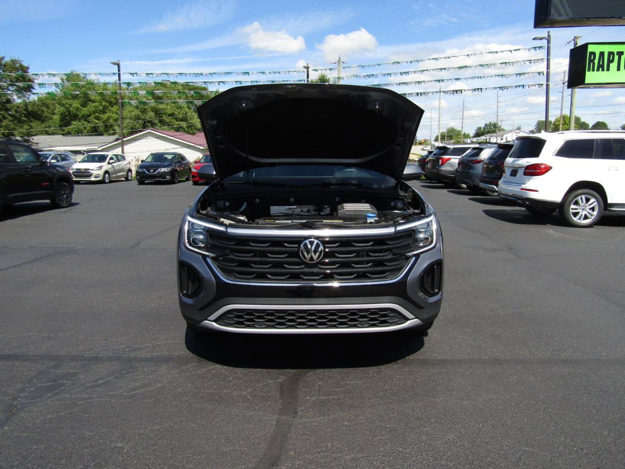 Used 2024 Volkswagen Atlas Cross Sport SE AWD/4WD image 26