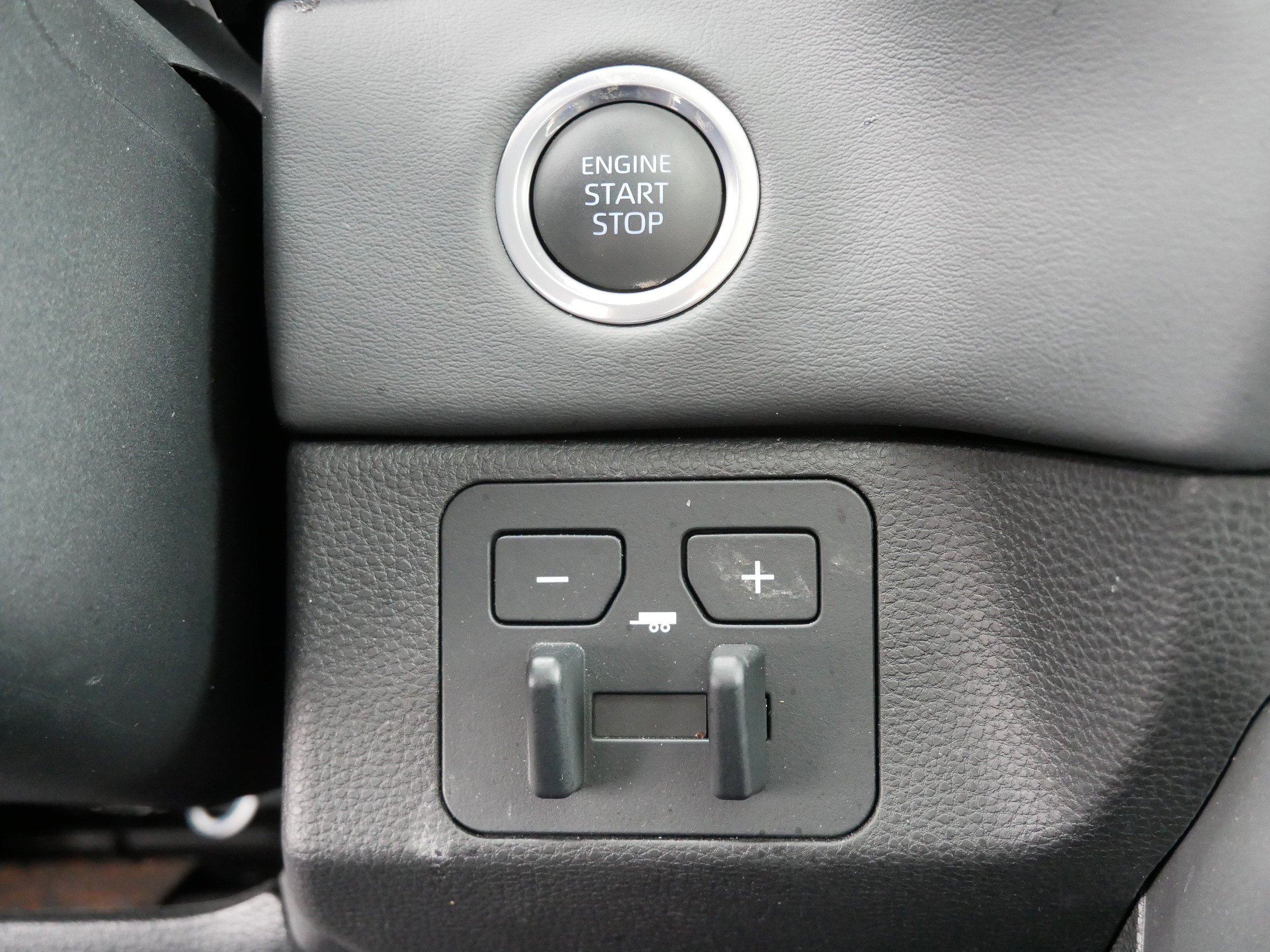 Used 2024 Toyota Tundra Platinum image 31