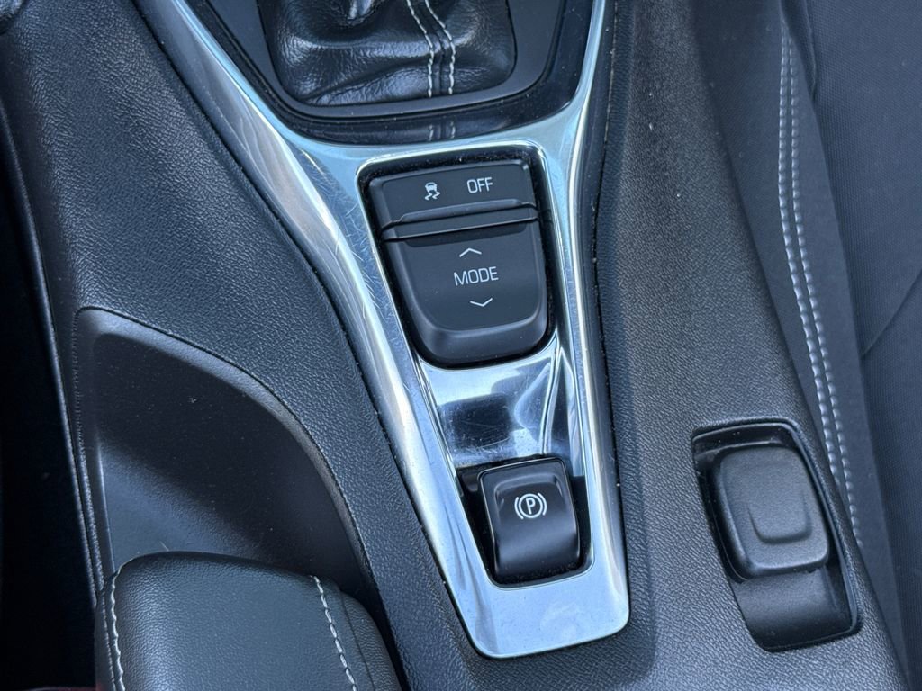 Used 2020 Chevrolet Camaro LT image 21