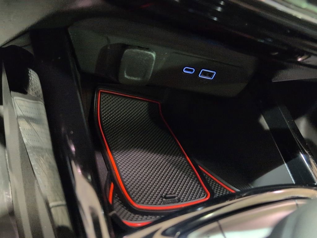 Used 2025 Chevrolet Trax RS w/ Driver Confidence Package image 20