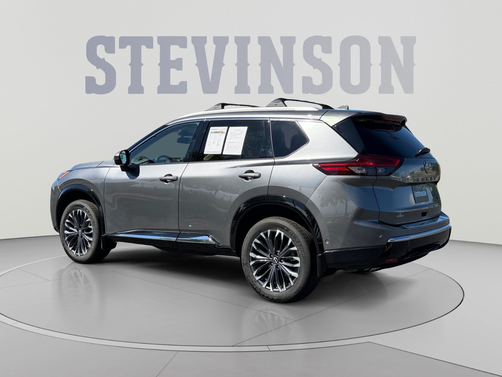 Used 2025 Nissan Rogue Platinum AWD/4WD image 3