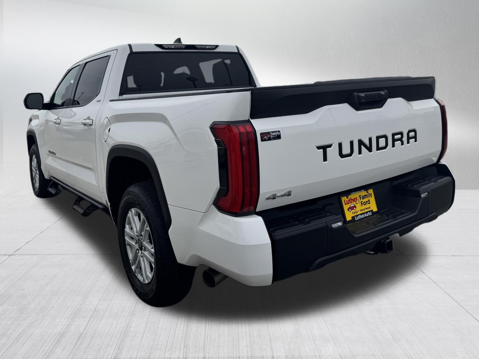 Used 2025 Toyota Tundra SR5 w/ SR5 Premium Package AWD/4WD image 5