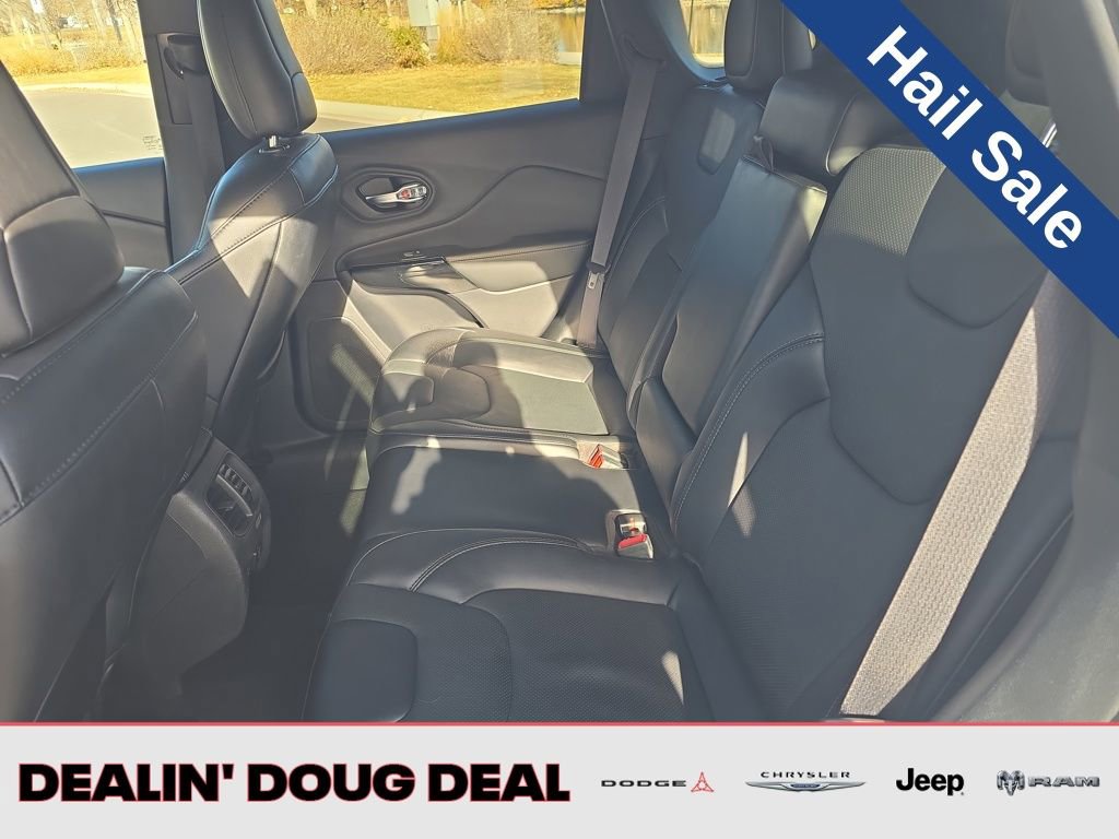 Used 2023 Jeep Cherokee Altitude Lux image 25