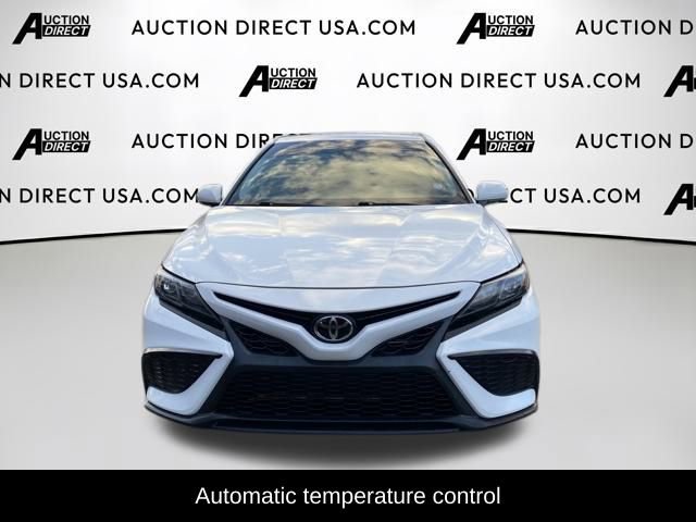 Used 2021 Toyota Camry SE video 2