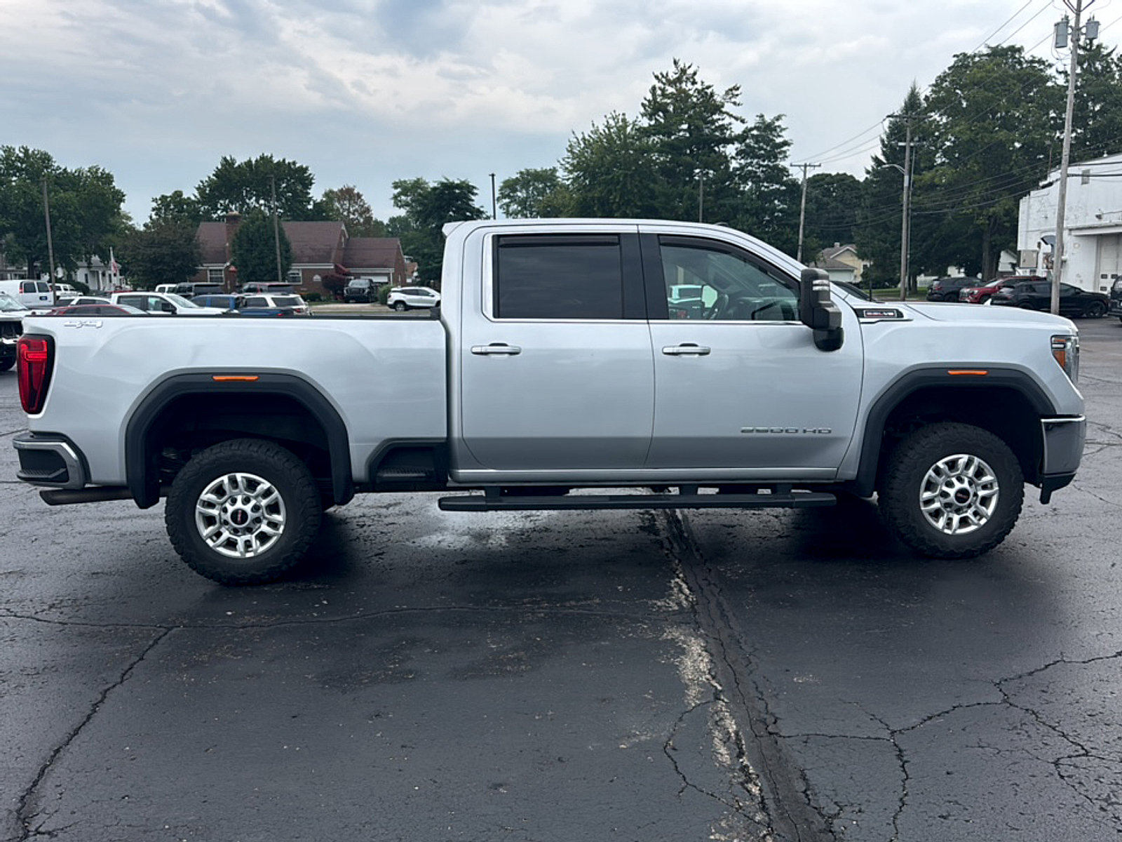 Used 2020 GMC Sierra 2500 SLE w/ SLE Value Package; AWD/4WD image 4