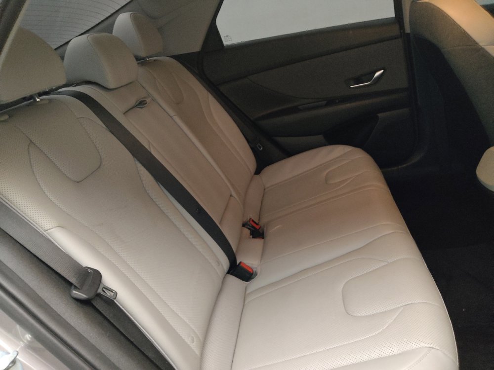Used 2022 Hyundai Elantra Limited w/ Cargo Package FWD image 19