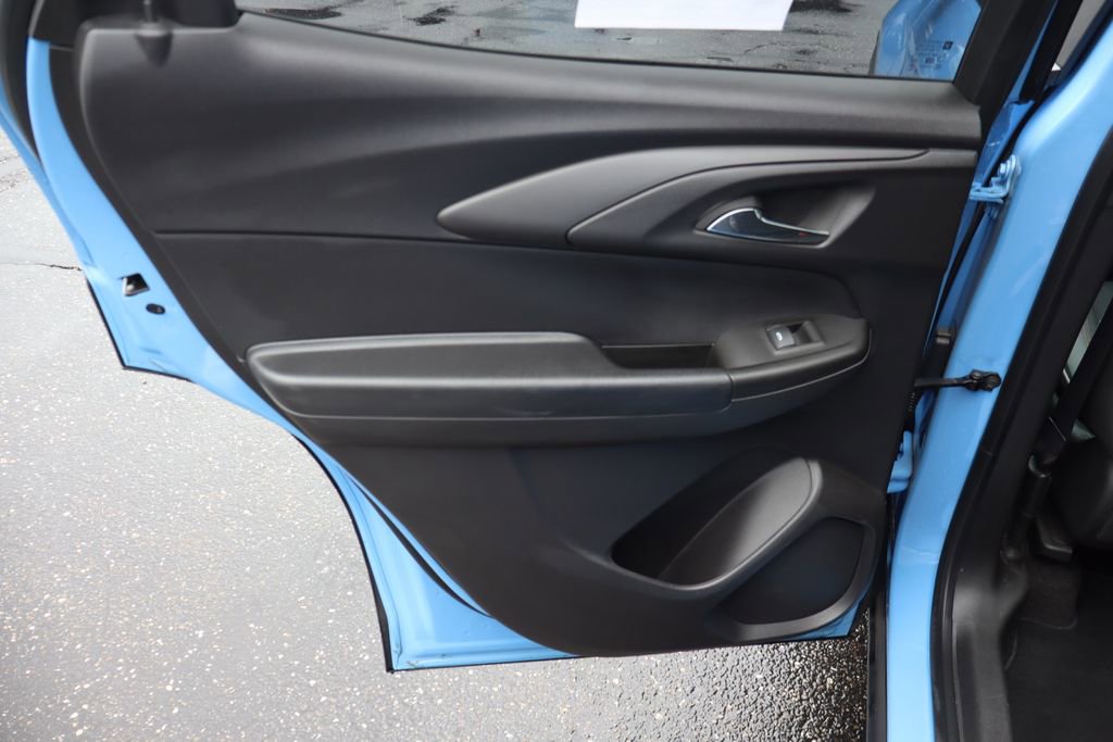 Used 2023 Chevrolet TrailBlazer RS w/ Sun and Liftgate Package image 28