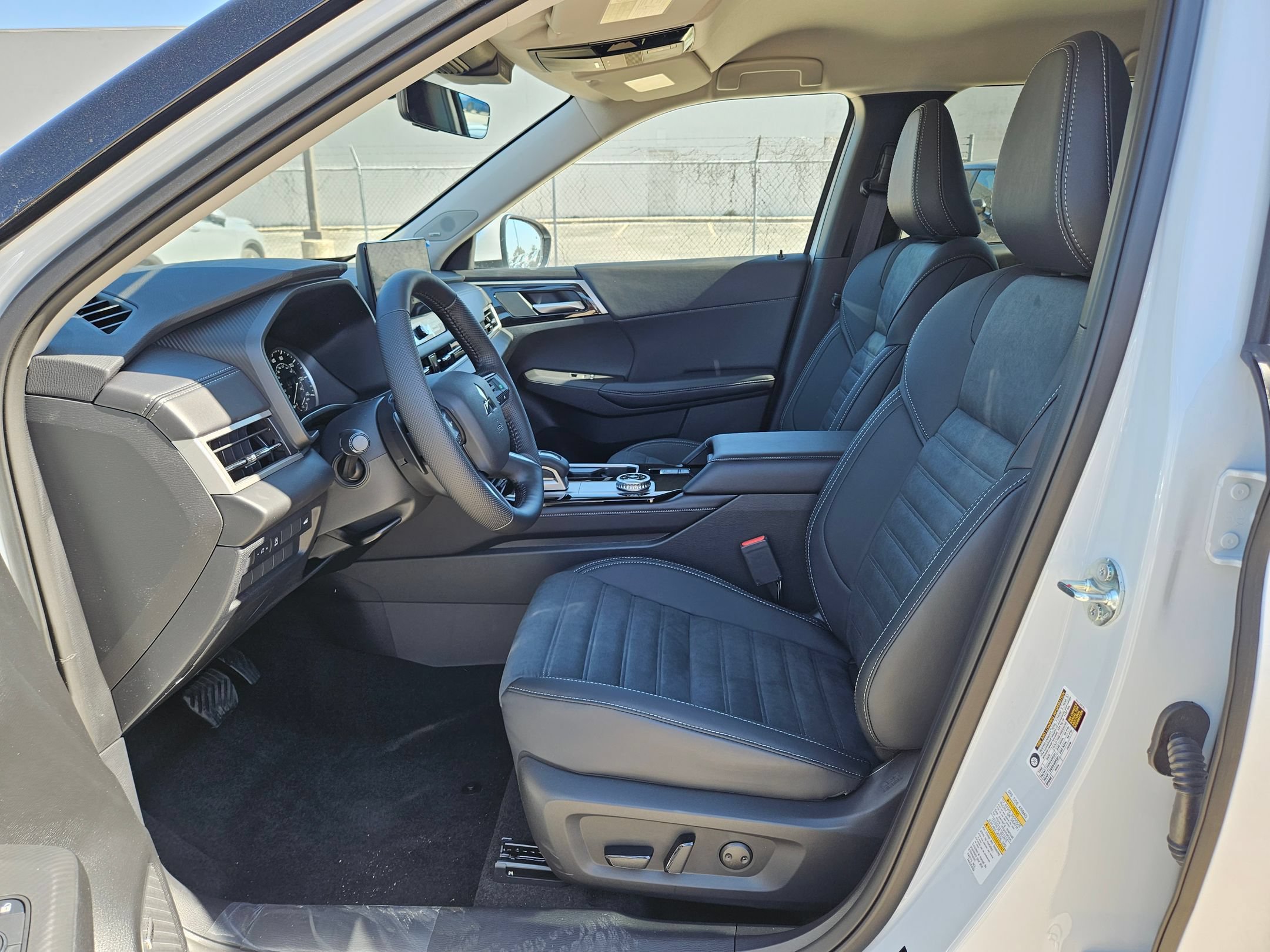 New 2026 Mitsubishi Outlander SE AWD/4WD image 9