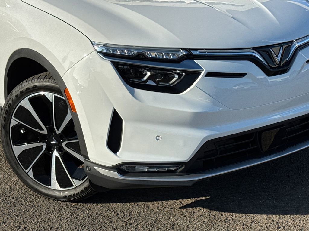 New 2025 VinFast VF 8 Plus AWD/4WD image 6