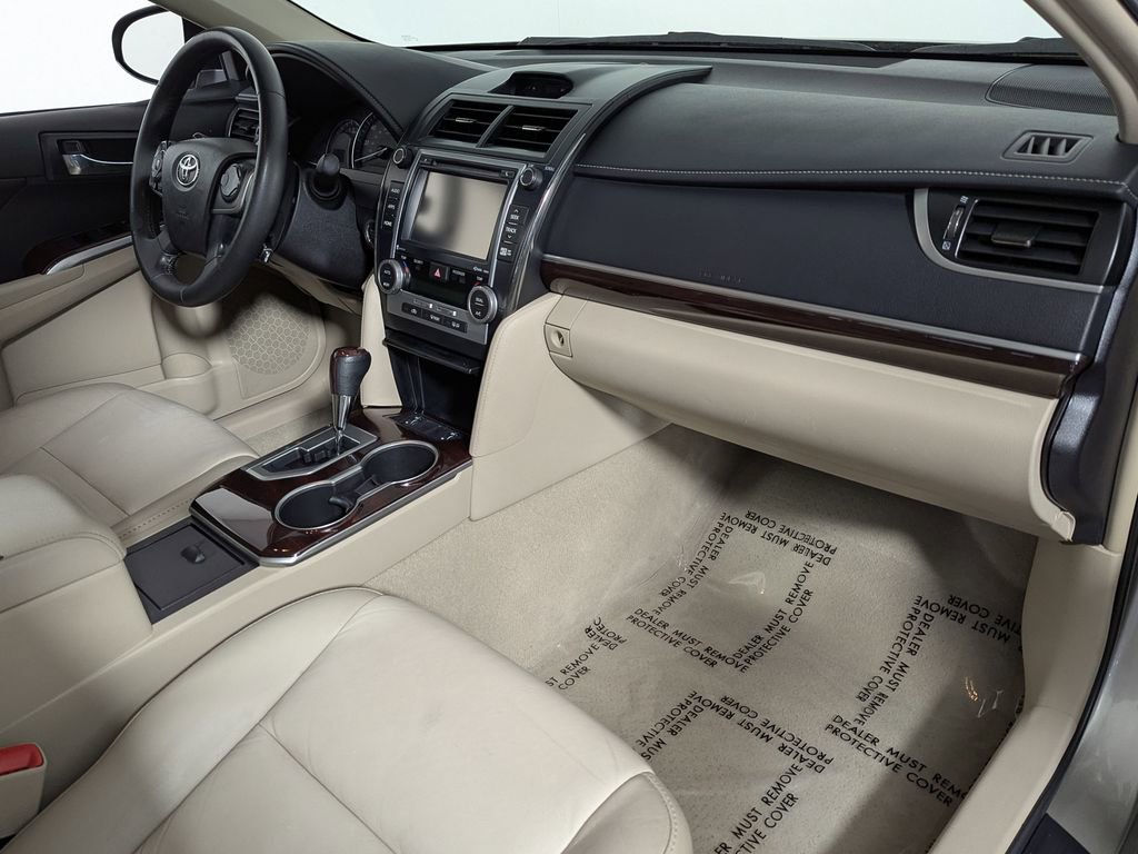 Used 2014 Toyota Camry XLE image 25