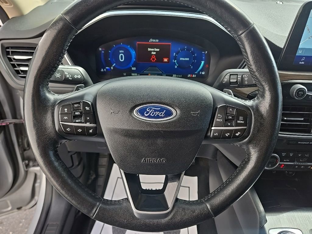 Used 2020 Ford Escape Titanium image 21