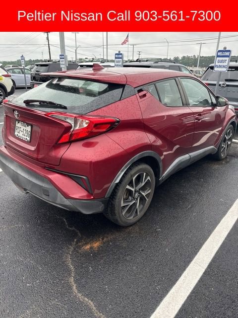 Used 2018 Toyota C-HR XLE FWD image 2