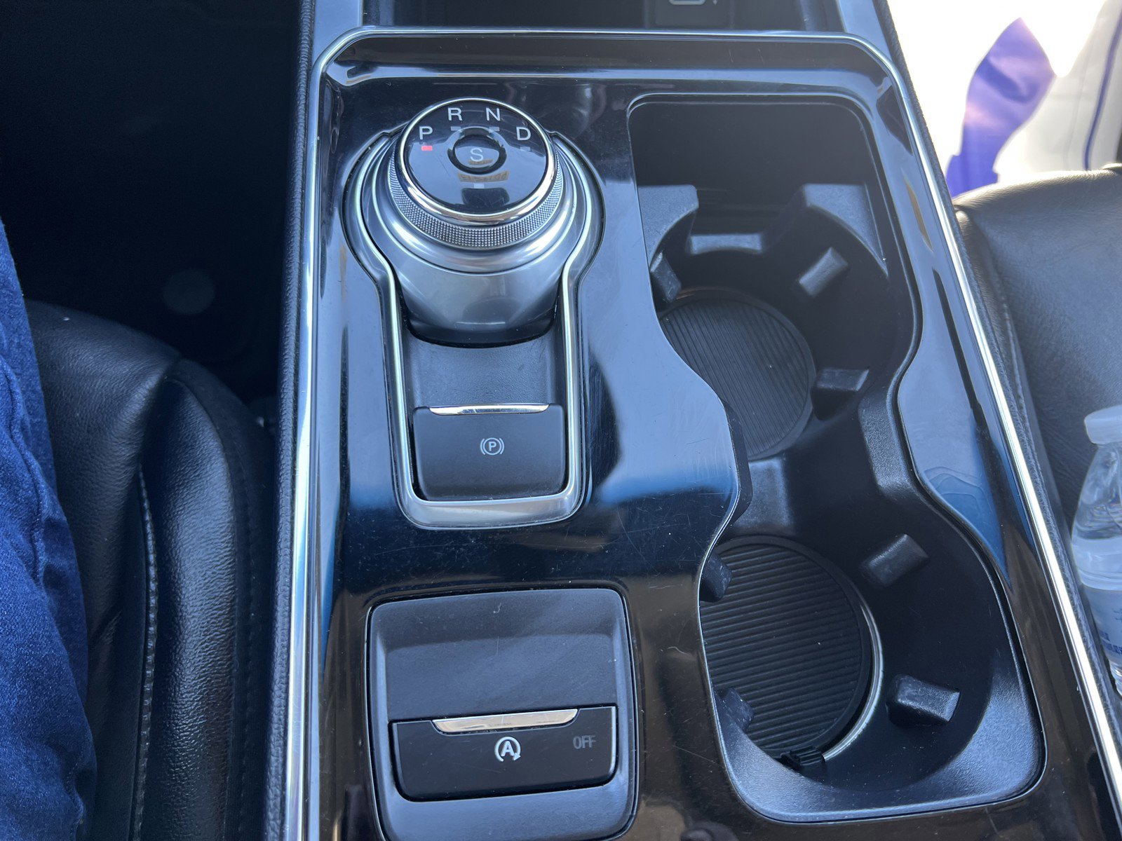 Used 2019 Ford Edge Titanium AWD/4WD image 25