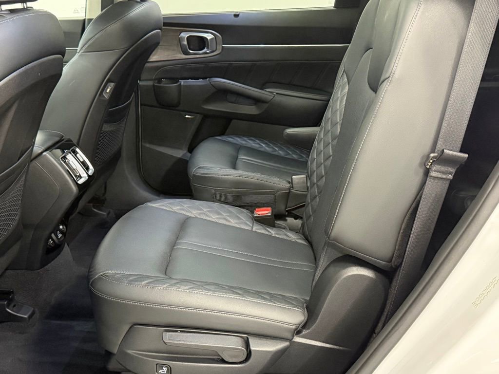 Used 2023 Kia Sorento SX Prestige image 25