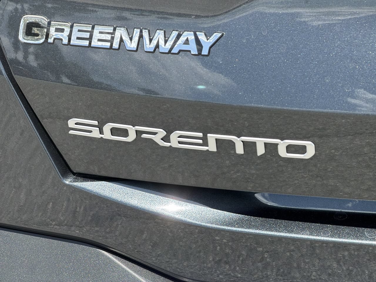 Used 2025 Kia Sorento S FWD image 9