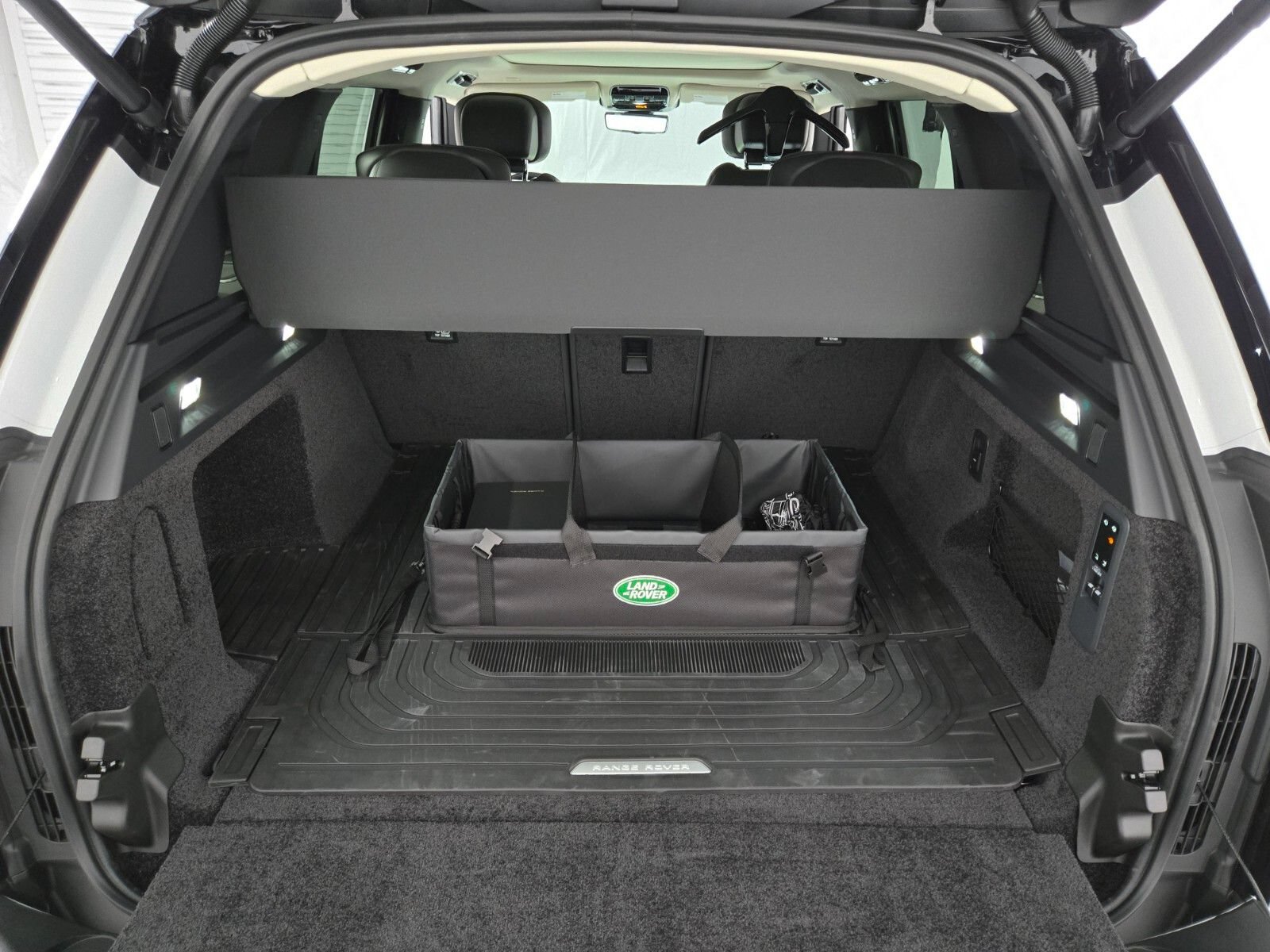 New 2026 Land Rover Range Rover Autobiography AWD/4WD image 15