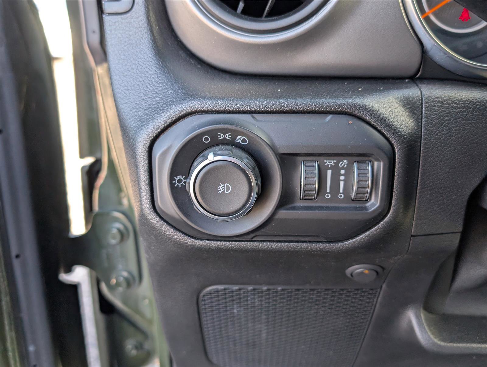 Used 2021 Jeep Wrangler Sport image 18