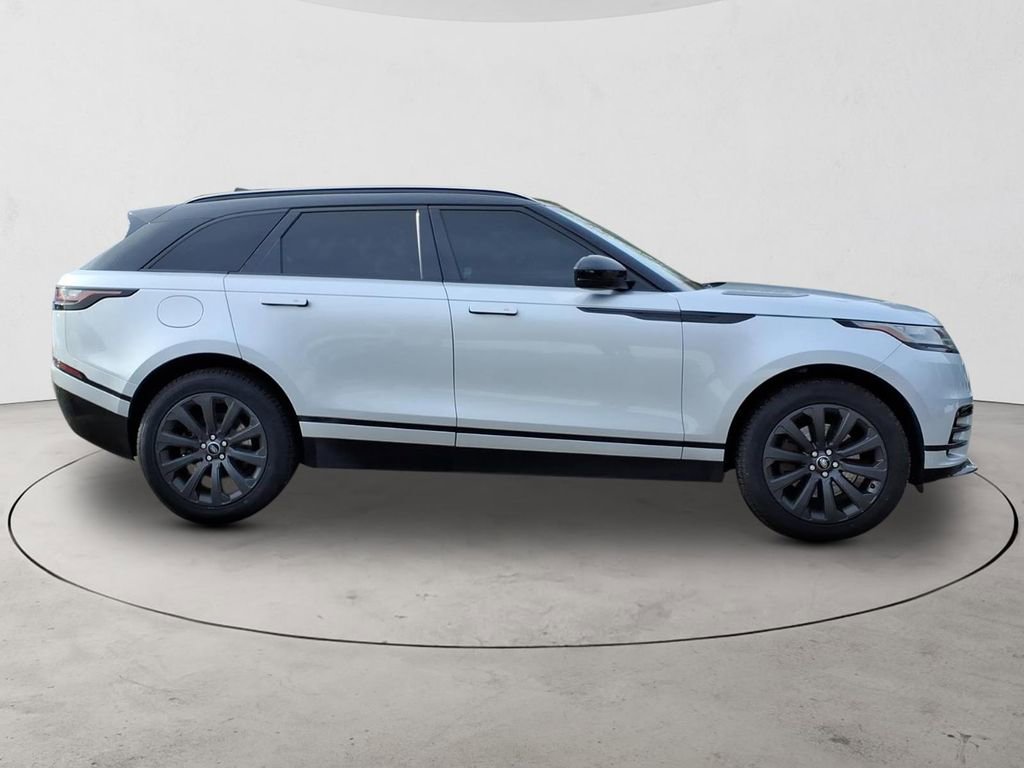 Certified 2022 Land Rover Range Rover Velar R-Dynamic S image 4