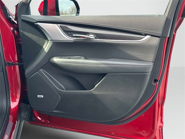 Used 2025 Cadillac XT6 Sport w/ Technology Package image 23