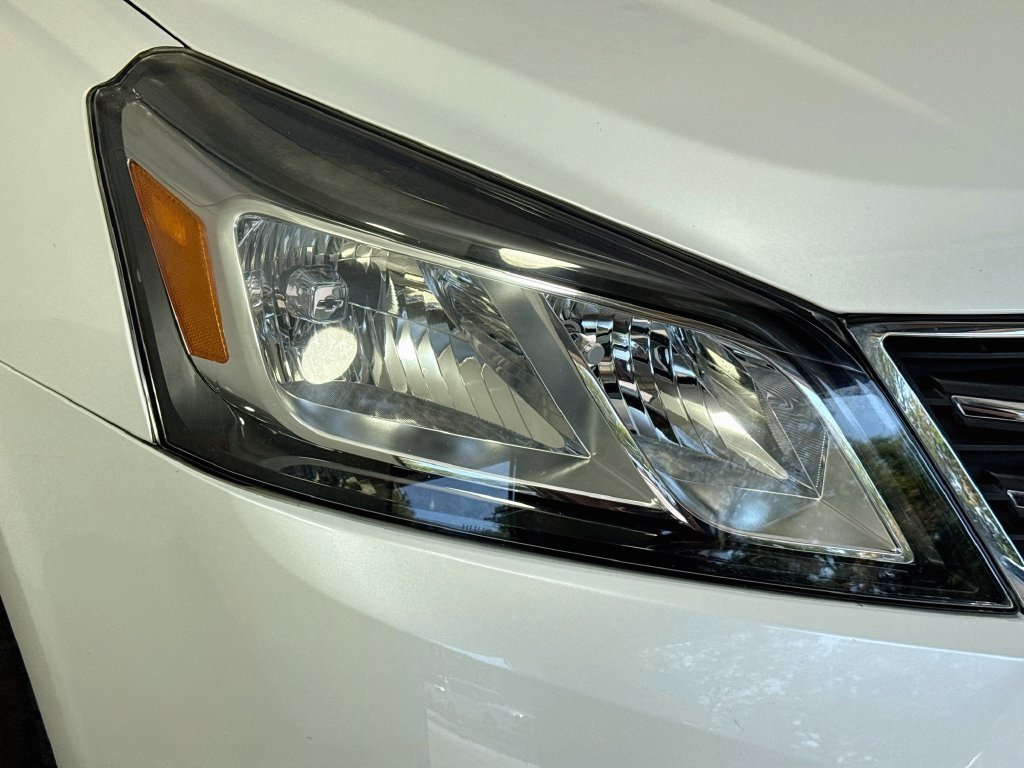 Used 2017 Chevrolet Traverse Premier FWD image 40