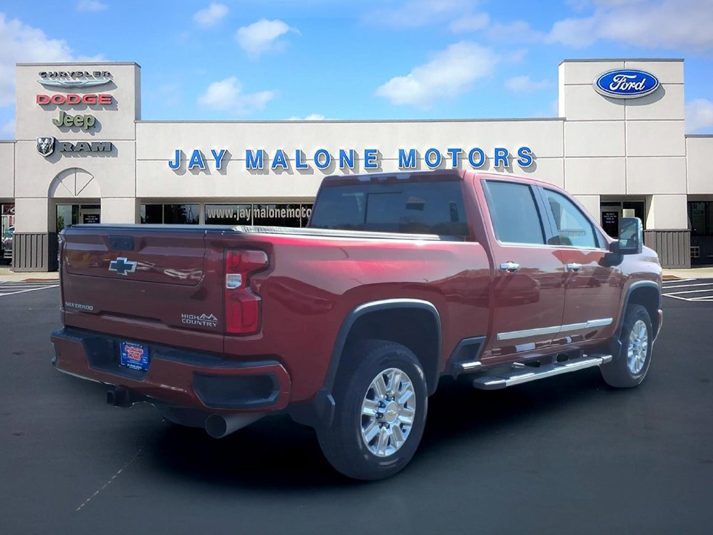 Used 2024 Chevrolet Silverado 3500 High Country w/ High Country Premium Package AWD/4WD image 3