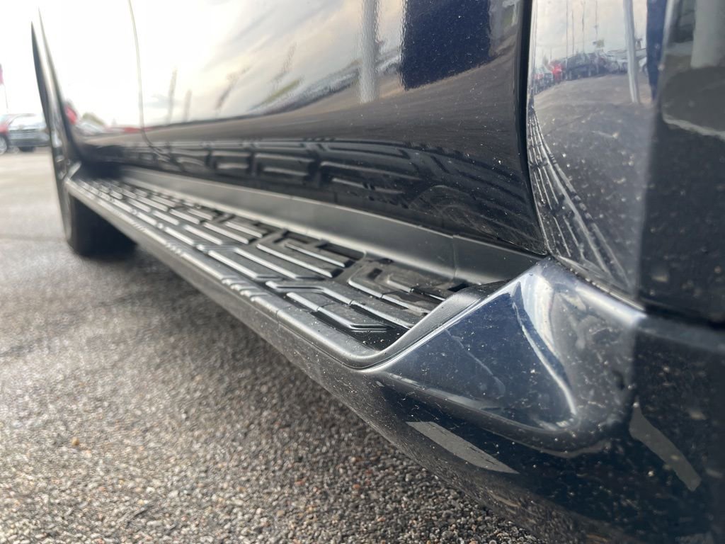 Used 2021 Nissan Armada Platinum w/ Captain's Chairs Package image 16