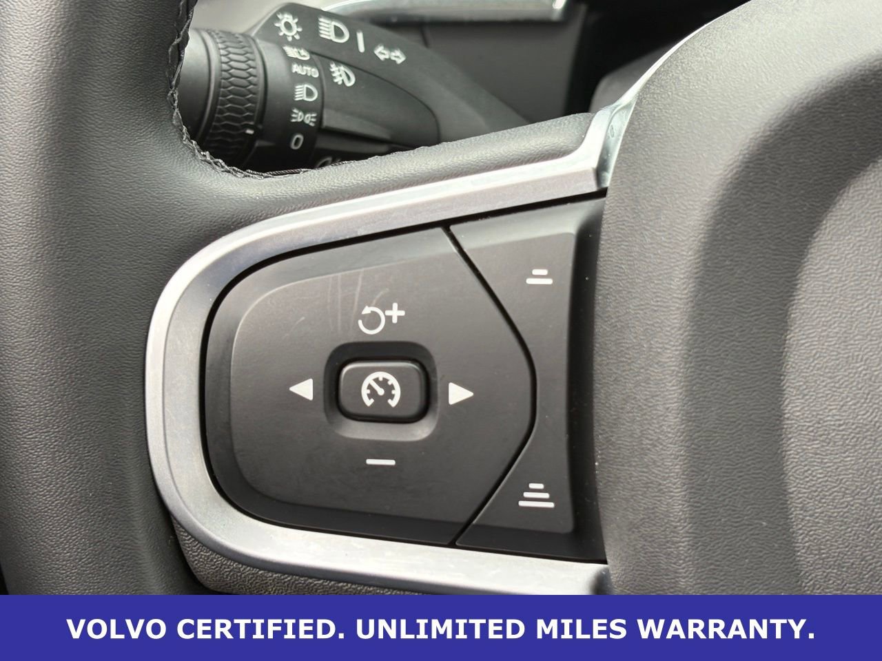 Certified 2025 Volvo XC60 B5 Core image 17